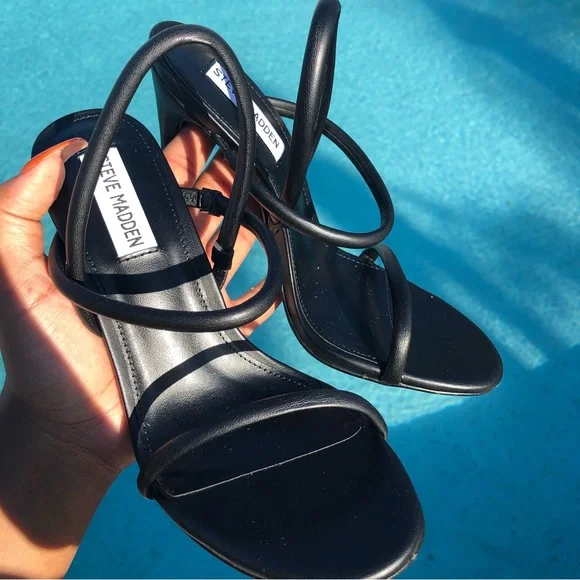 Steve Madden Carolena Heels in Black - Picture 2 of 7